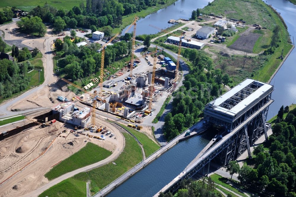 Aerial image Niederfinow - Blick auf die Baustelle vom Neubau des Schiffshebewerk Niederfinow Nord durch die DSD Brückenbau GmbH, die Johann Bunte Bauunternehmung GmbH & Co. KG , Bilfinger Berger Ingenieurbau GmbH und die Siemag GmbH. The new building of the boat lift Niederfinow.