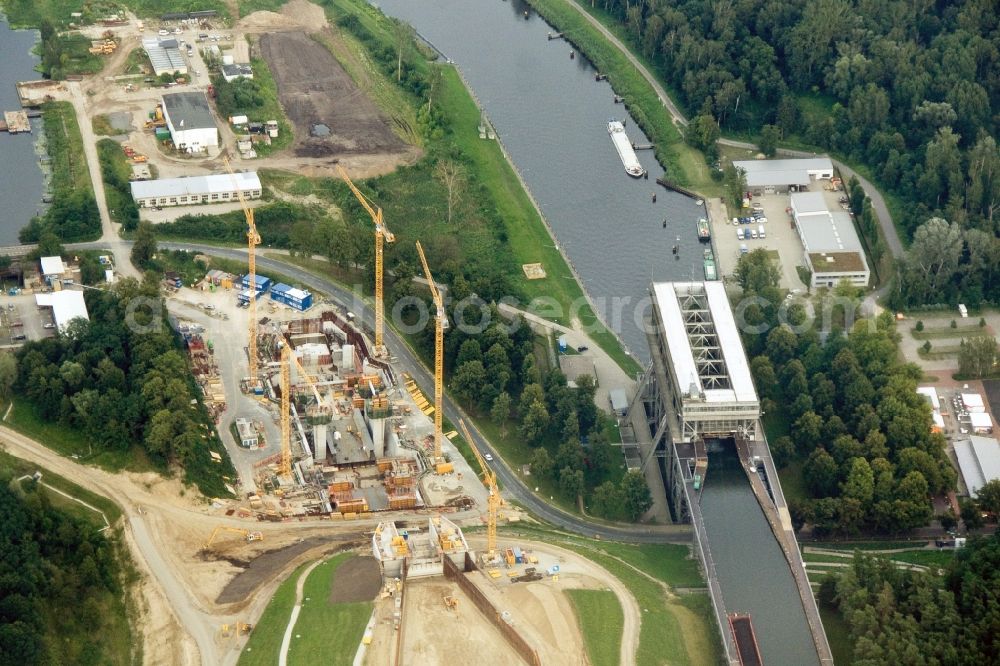 Niederfinow from above - Blick auf die Baustelle vom Neubau des Schiffshebewerk Niederfinow Nord durch die DSD Brückenbau GmbH, die Johann Bunte Bauunternehmung GmbH & Co. KG , Bilfinger Berger Ingenieurbau GmbH und die Siemag GmbH. The new building of the boat lift Niederfinow.