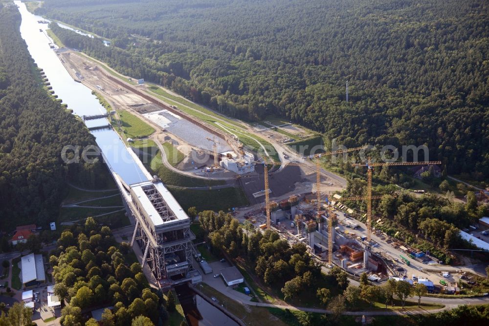 Aerial image Niederfinow - Blick auf die Baustelle vom Neubau des Schiffshebewerk Niederfinow Nord durch die DSD Brückenbau GmbH, die Johann Bunte Bauunternehmung GmbH & Co. KG , Bilfinger Berger Ingenieurbau GmbH und die Siemag GmbH. The new building of the boat lift Niederfinow.