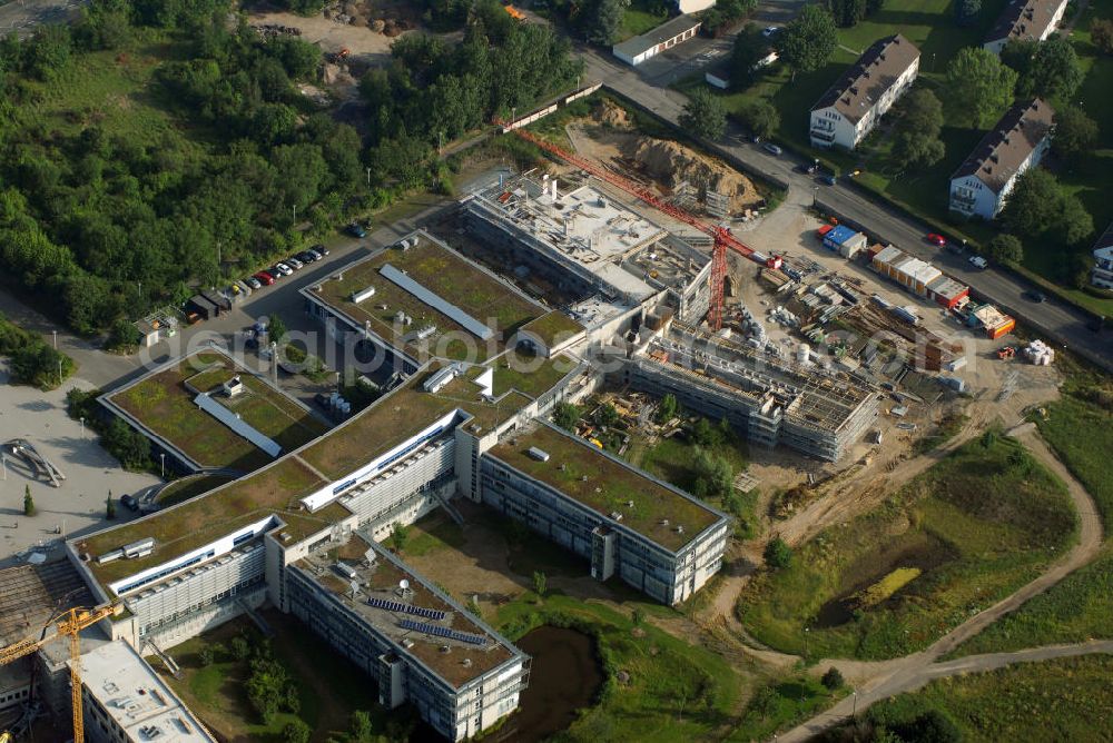 Aerial image Koblenz - Blick auf den zweiten Bauabschnitt des Neubaus der Fachhochschule Koblenz. Postanschrift: Fachhochschule Koblenz,Rheinau 3-4,D-56075 Koblenz-Oberwerth,Telefon: +49 261 9528-0,Telefax : +49 261 9528-567,E-Mail : praesidialbuero@fh-koblenz.de,http://