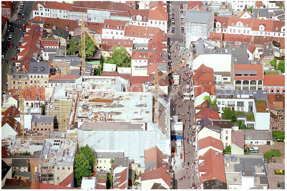 Potsdam from above - Neubau Karstadt Kaufhaus Potsdam an der Brandenburger Straße. Karstadt Immobilien AG (Pressesprecher: Erich Jeske 0911 / 14 - 23459 oder - 22224, 0911 / 14-24330,erich.jeske@quelle.de), Projektsteuerung: Josef Esch Vermögensverwaltungs GmbH (022419870, info@jefp.biz, Fr Stassen), Firma Ernst Jung (0302547121350, carola.voelkner@de.gy.com, Fr. Völkner), Hochtief Erfurt (0331743440, katrin.toepfer@hochtief.de, Fr. Toepfer), Fassade:Firma Roland Schulze (0331296816, info@baudenkmalpflege.de, Fr. Schulze).