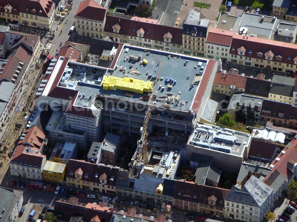 Aerial photograph Potsdam - Neubau Karstadt Kaufhaus Potsdam an der Brandenburger Straße. Karstadt Immobilien AG (Pressesprecher: Erich Jeske 0911 / 14 - 23459 oder - 22224, 0911 / 14-24330,erich.jeske@quelle.de), Projektsteuerung: Josef Esch Vermögensverwaltungs GmbH (022419870, info@jefp.biz, Fr Stassen), Firma Ernst Jung (0302547121350, carola.voelkner@de.gy.com, Fr. Völkner), Hochtief Erfurt (0331743440, katrin.toepfer@hochtief.de, Fr. Toepfer), Fassade:Firma Roland Schulze (0331296816, info@baudenkmalpflege.de, Fr. Schulze).