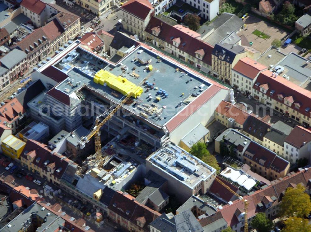 Potsdam from above - Neubau Karstadt Kaufhaus Potsdam an der Brandenburger Straße. Karstadt Immobilien AG (Pressesprecher: Erich Jeske 0911 / 14 - 23459 oder - 22224, 0911 / 14-24330,erich.jeske@quelle.de), Projektsteuerung: Josef Esch Vermögensverwaltungs GmbH (022419870, info@jefp.biz, Fr Stassen), Firma Ernst Jung (0302547121350, carola.voelkner@de.gy.com, Fr. Völkner), Hochtief Erfurt (0331743440, katrin.toepfer@hochtief.de, Fr. Toepfer), Fassade:Firma Roland Schulze (0331296816, info@baudenkmalpflege.de, Fr. Schulze).