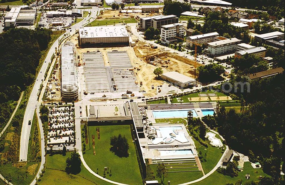 Passau/ Bayern from the bird's eye view: Neubau eines Freizeit- und Erholungszentrums in Passau- Süd.