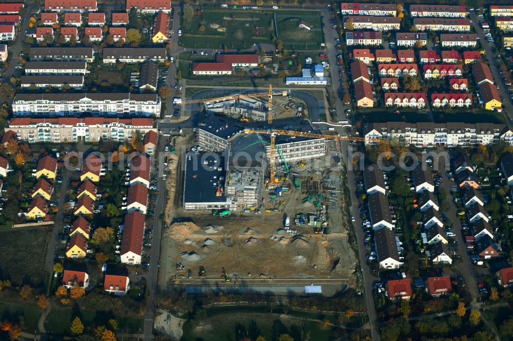 Hönow from above - Construction site of building city destrict center between of Schulstrasse and of Marderstrasse in Hoenow in the state Brandenburg, Germany