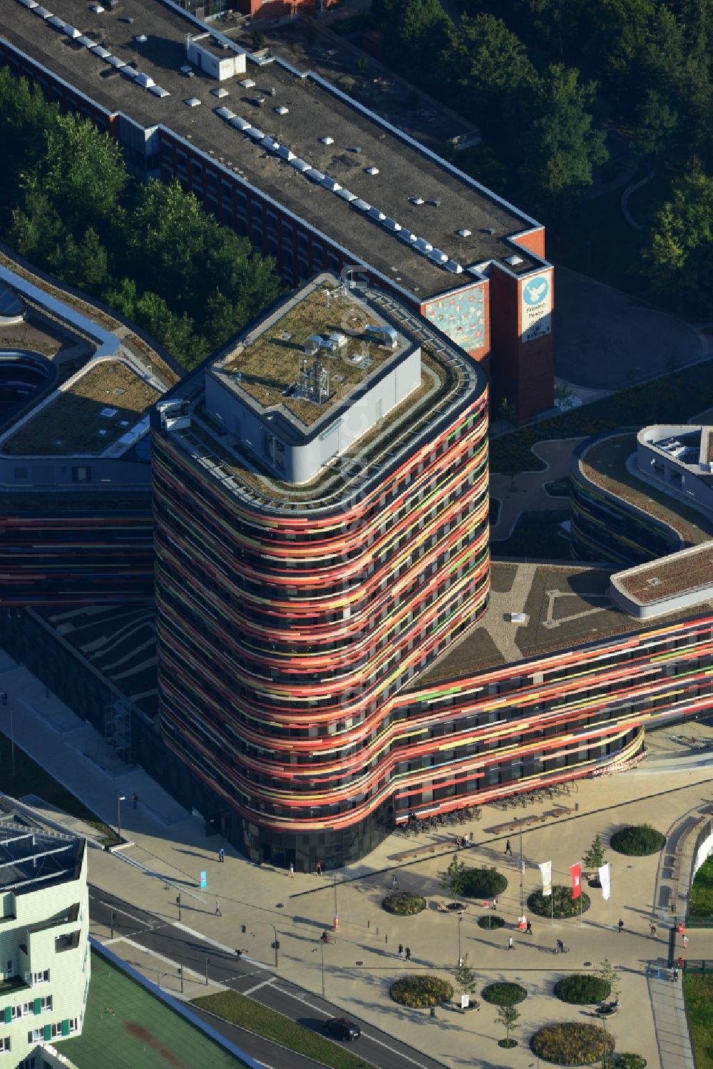 Hamburg from the bird's eye view: Construction of the new building - complex of Ministry of Urban Development and Environment in Hamburg