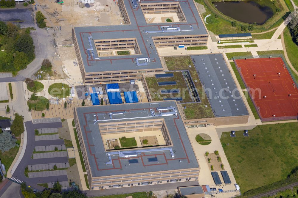 Moers from above - New construction site of the building complex of the vocational school Berufskolleg fuer Technik Moers (BKTM) on Repelener Strasse in Moers in the state North Rhine-Westphalia, Germany