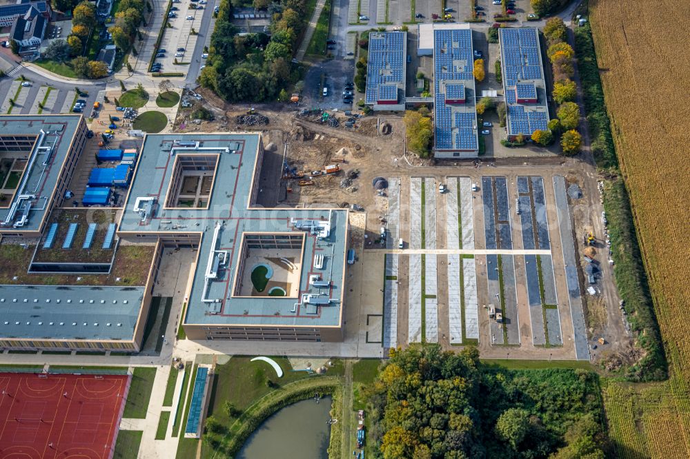 Aerial image Moers - New construction site of the building complex of the vocational school Berufskolleg fuer Technik Moers (BKTM) on Repelener Strasse in Moers in the state North Rhine-Westphalia, Germany