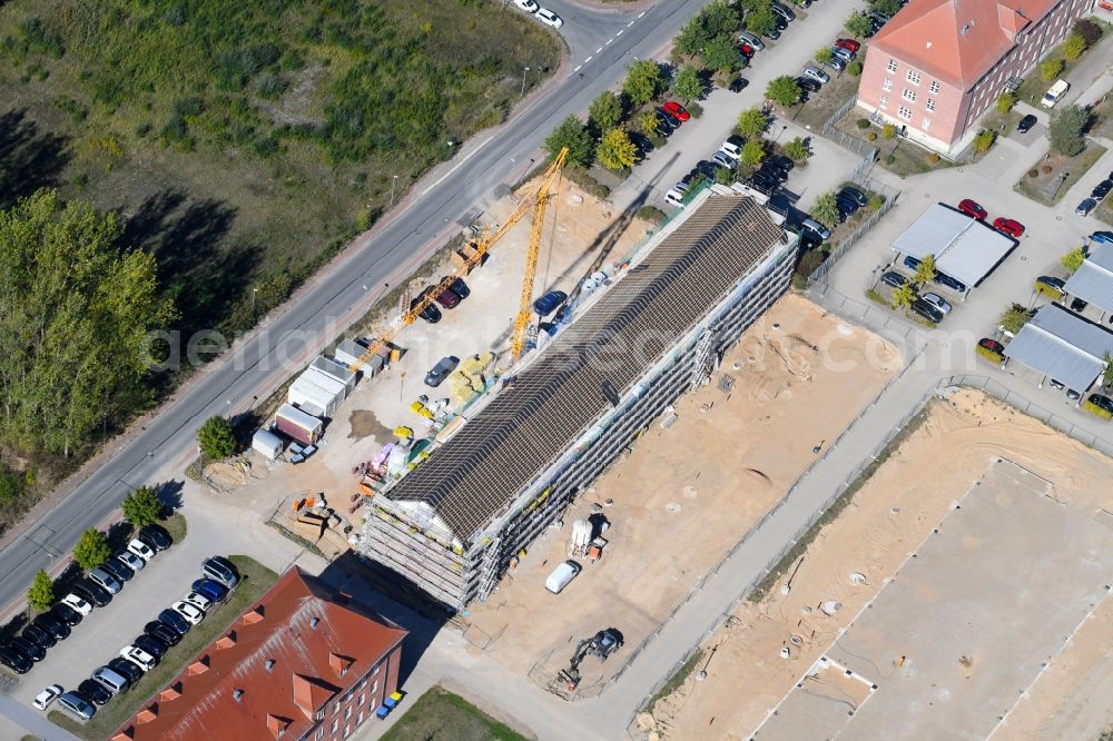 Aerial photograph Schwerin - Construction site for the new police building complex Bereitschaftspolizei-Handertschaft and KFZ-Bereich on Graf-Yorck-Strasse in Schwerin in the state Mecklenburg - Western Pomerania, Germany