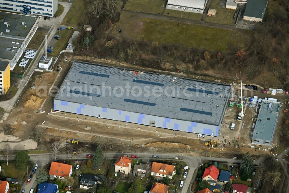 Aerial photograph Berlin - Construction site for the new police building complex Raumschiessanlage between Cecilienstrasse, Blumberger Damm and Kornmandelweg in the district Biesdorf in Berlin, Germany