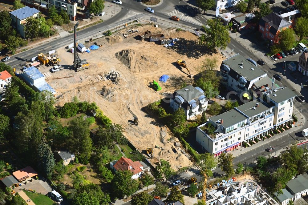 Berlin from the bird's eye view: New construction of the building complex of the shopping center Giesestrasse corner Hoenoer Strasse in the district Mahlsdorf in Berlin, Germany