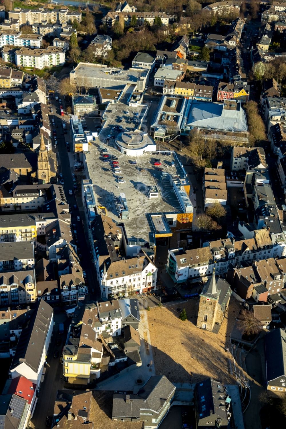 Aerial photograph Velbert - Building complex of the StadtGalerie shopping center in Velbert in the state of North Rhine-Westphalia, Germany