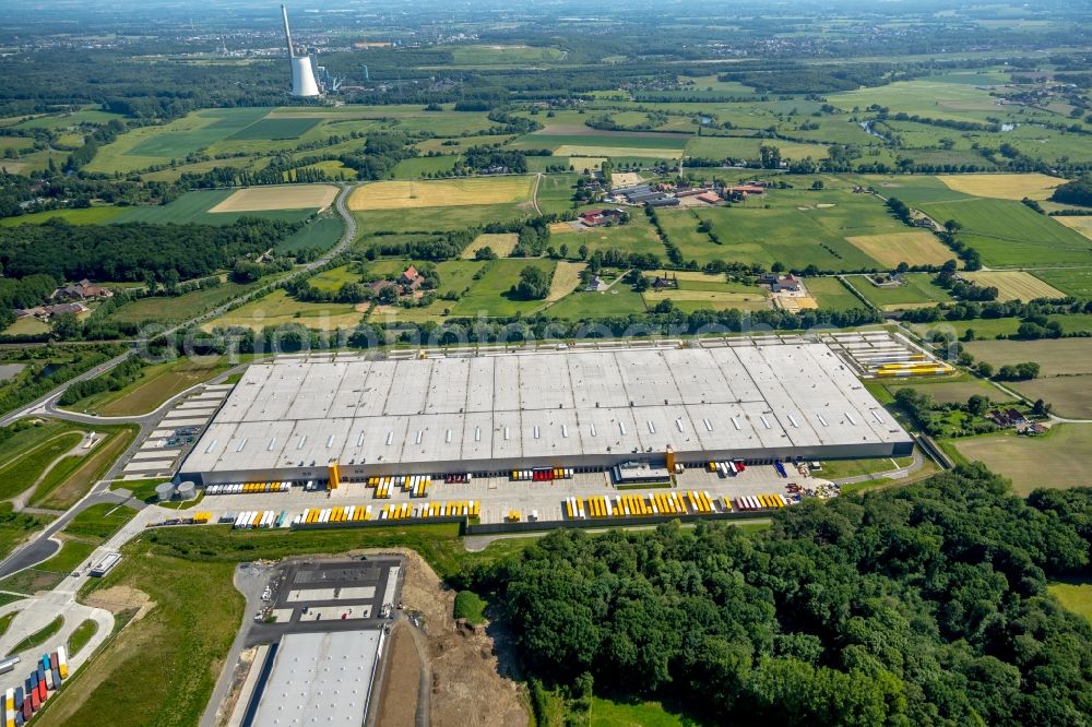 Werne from the bird's eye view: Complex on the site of the logistics center Amazon Logistik in Werne in the state North Rhine-Westphalia