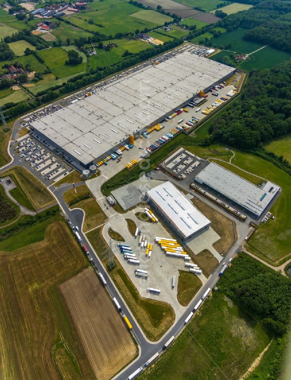 Aerial image Werne - Complex on the site of the logistics center Amazon Logistik in Werne in the state North Rhine-Westphalia