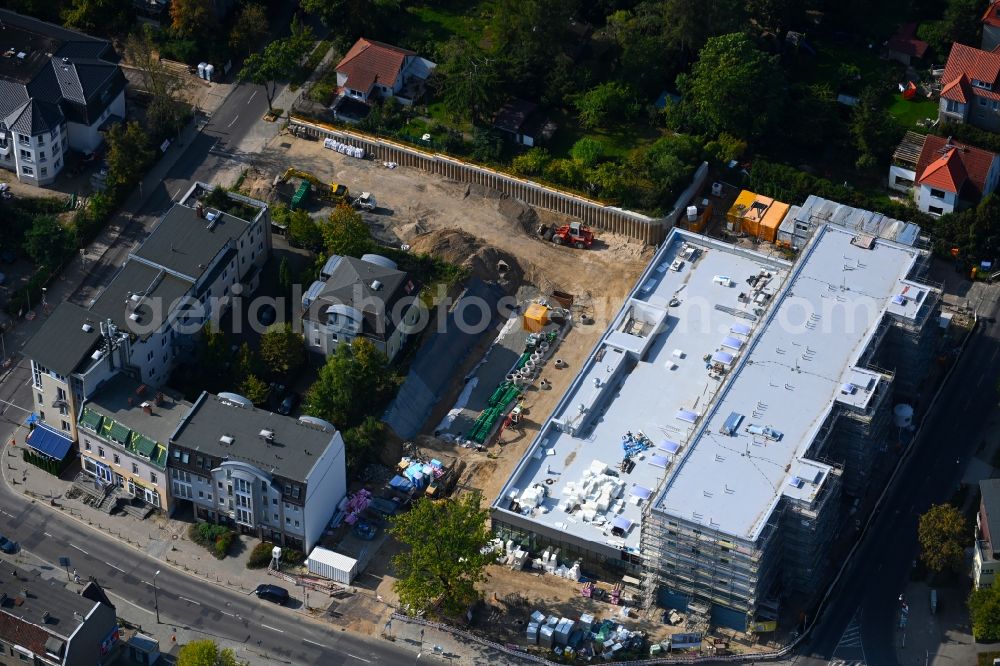 Aerial photograph Berlin - New construction of the building complex of the LIDL - shopping center on street Giesestrasse corner Hoenoer Strasse in the district Mahlsdorf in Berlin, Germany