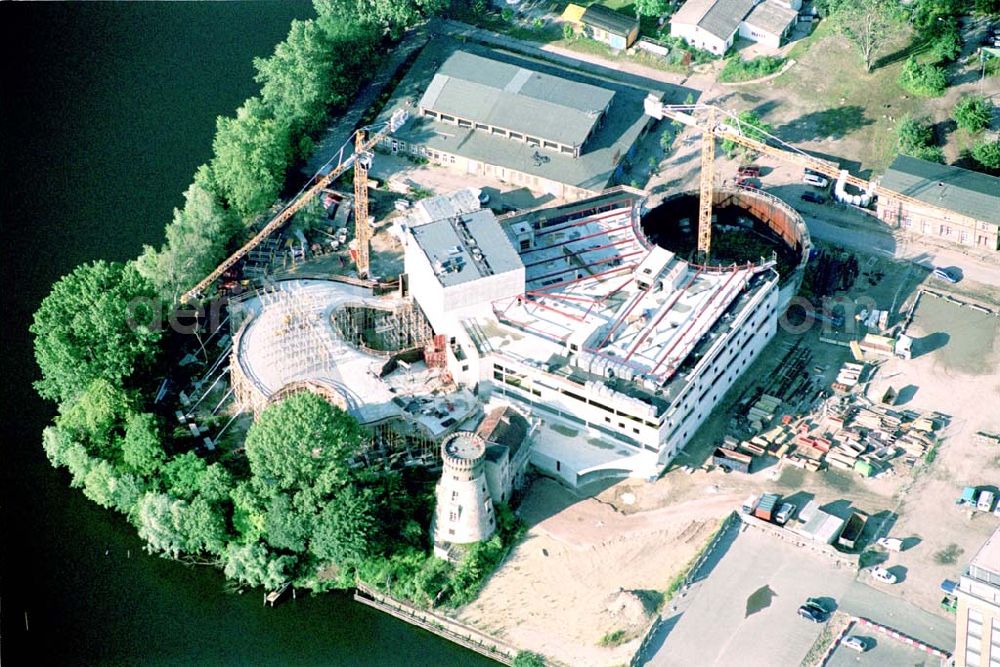 Aerial image Potsdam - Neubau des Hans-Otto-Theaters und Neubauten am Gelände des alten Gaswerkes an der Schiffbauergasse/ Berliner Straße am Tiefen See in Potsdam - Firmen: 1) König Spezialtiefbau