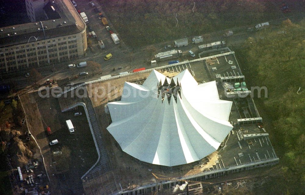 Berlin from above - Construction site of Event and music-concert grounds of the Arena Tempodrom on Moeckernstrasse in the district Kreuzberg in Berlin, Germany