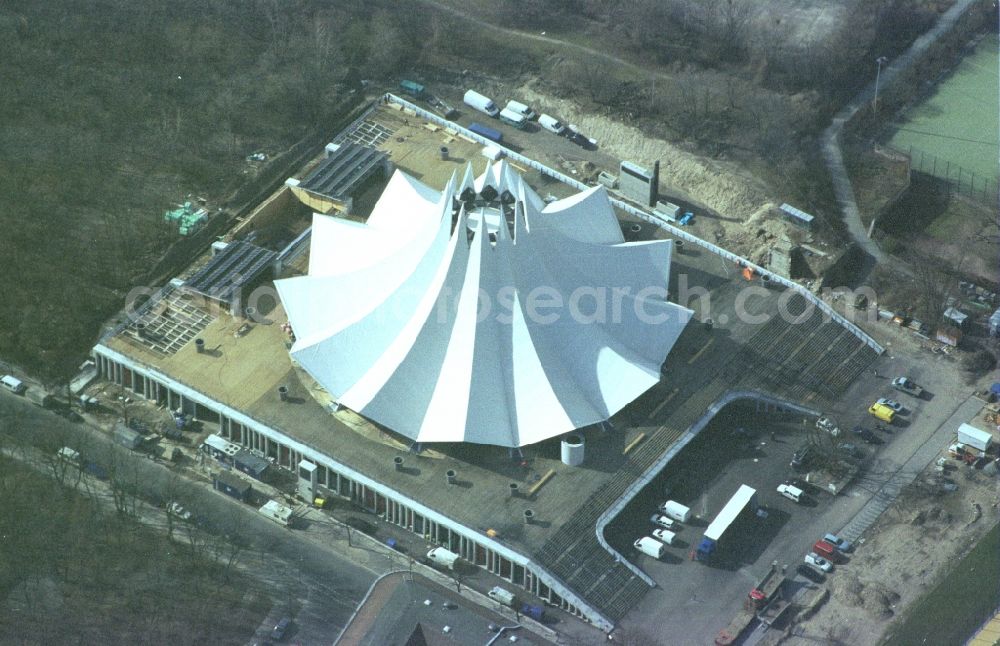 Aerial image Berlin - Construction site of Event and music-concert grounds of the Arena Tempodrom on Moeckernstrasse in the district Kreuzberg in Berlin, Germany