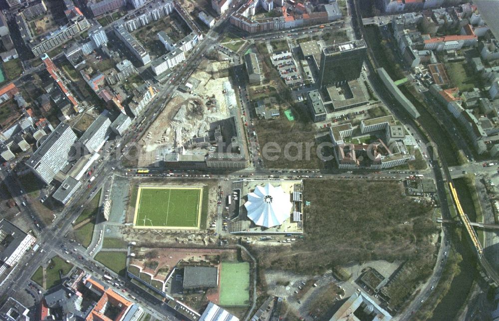 Berlin from the bird's eye view: Construction site of Event and music-concert grounds of the Arena Tempodrom on Moeckernstrasse in the district Kreuzberg in Berlin, Germany