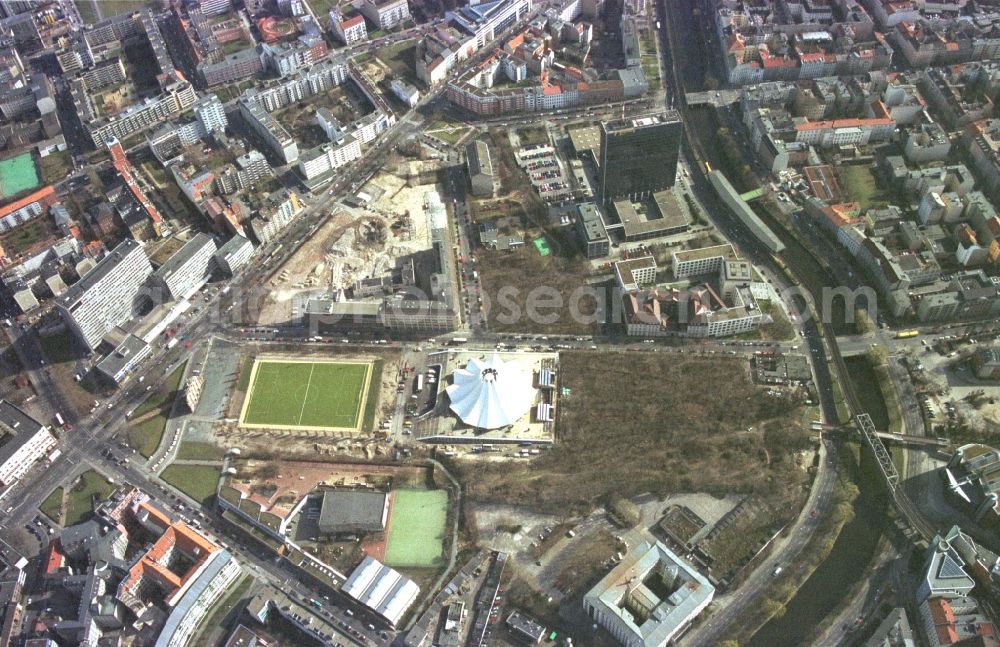 Aerial image Berlin - Construction site of Event and music-concert grounds of the Arena Tempodrom on Moeckernstrasse in the district Kreuzberg in Berlin, Germany