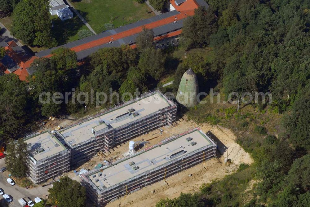 Aerial photograph Geltow - Blick auf den Neubau auf dem Gelände der Henning-von-Tresckow- Kaserne. Alle Einsätze deutscher Streitkräfte nationalen oder multinational werden grundsätzlich vom Einsatzführungskommando in Geltow bei Potsdam geplant und geführt. Es ist damit die operative Führungsebene der Bundeswehr und gibt als einzige Dienststelle der Bundeswehr nationale Weisungen an die Führer der Kontingente in den Einsatzgebieten.