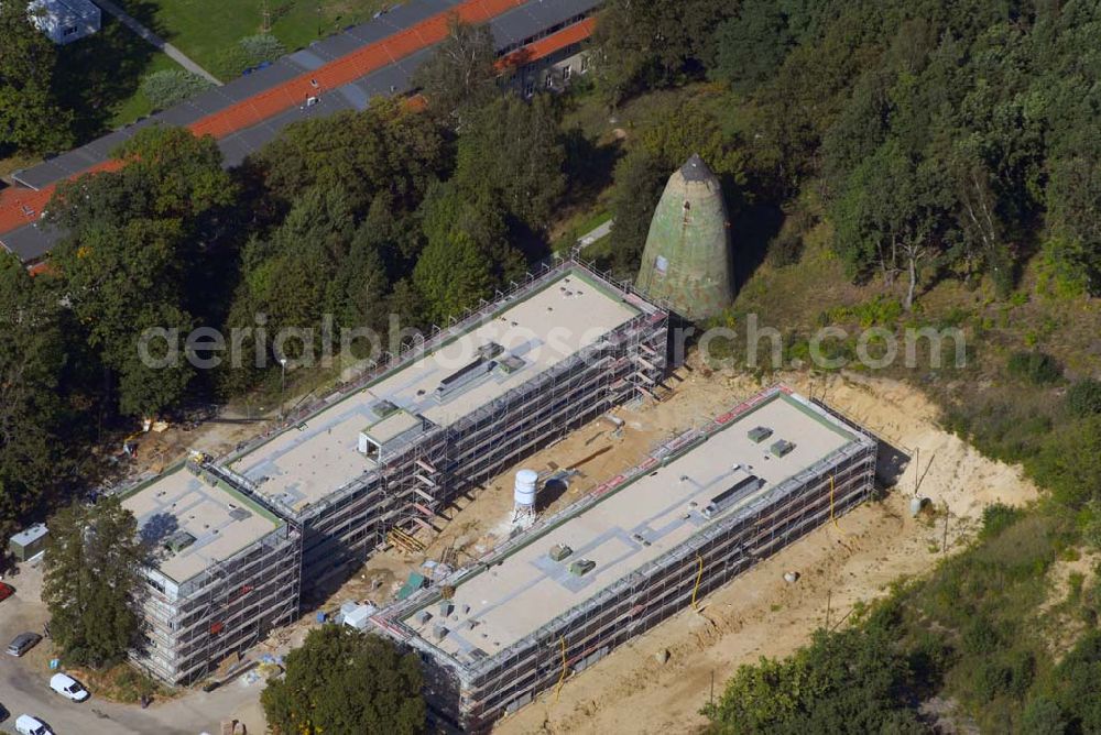 Geltow from above - Blick auf den Neubau auf dem Gelände der Henning-von-Tresckow- Kaserne. Alle Einsätze deutscher Streitkräfte nationalen oder multinational werden grundsätzlich vom Einsatzführungskommando in Geltow bei Potsdam geplant und geführt. Es ist damit die operative Führungsebene der Bundeswehr und gibt als einzige Dienststelle der Bundeswehr nationale Weisungen an die Führer der Kontingente in den Einsatzgebieten.