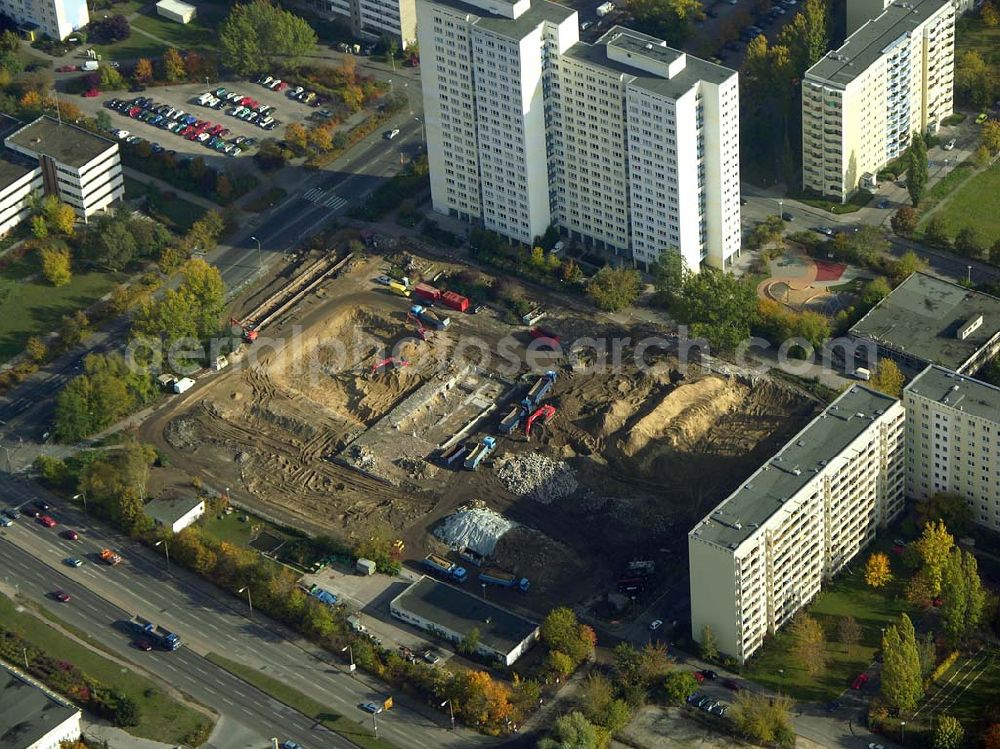 Berlin - Marzahn from above - 20.10.2004 Blick auf den Neubau eines Geschäftshauses an der Poelchaustr./ Märkische Allee in Berlin- Marzahn. Ein Projekt der Fa. RWG I Bauschutt Recycling GmbH Mohriner Allee 119 12347 Berlin. 030 70193220