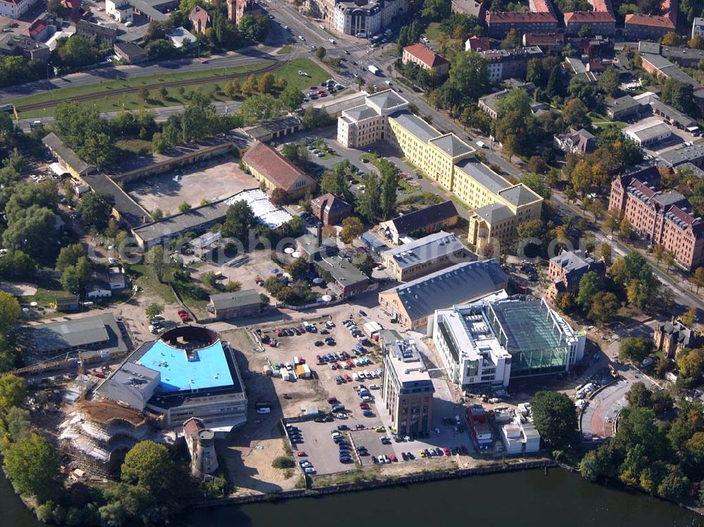 Aerial image Potsdam - 07.10.2004 Neubau des Hans-Otto-Theaters und Neubauten am Gelände des alten Gaswerkes an der Schiffbauergasse/ Berliner Straße am Tiefen See in Potsdam - Firmen: 1) König Spezialtiefbau