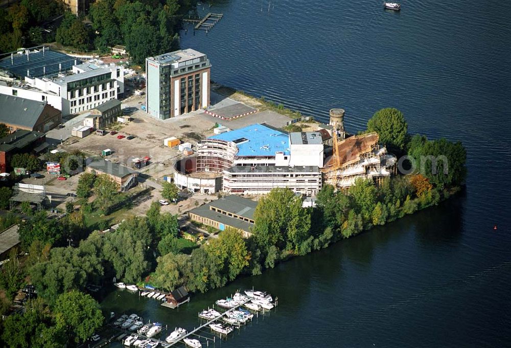 Aerial photograph Potsdam - 03.10.2004 Potsdam Neubau des Hans-Otto-Theaters auf dem alten Gaswerksgelände in Potsdam