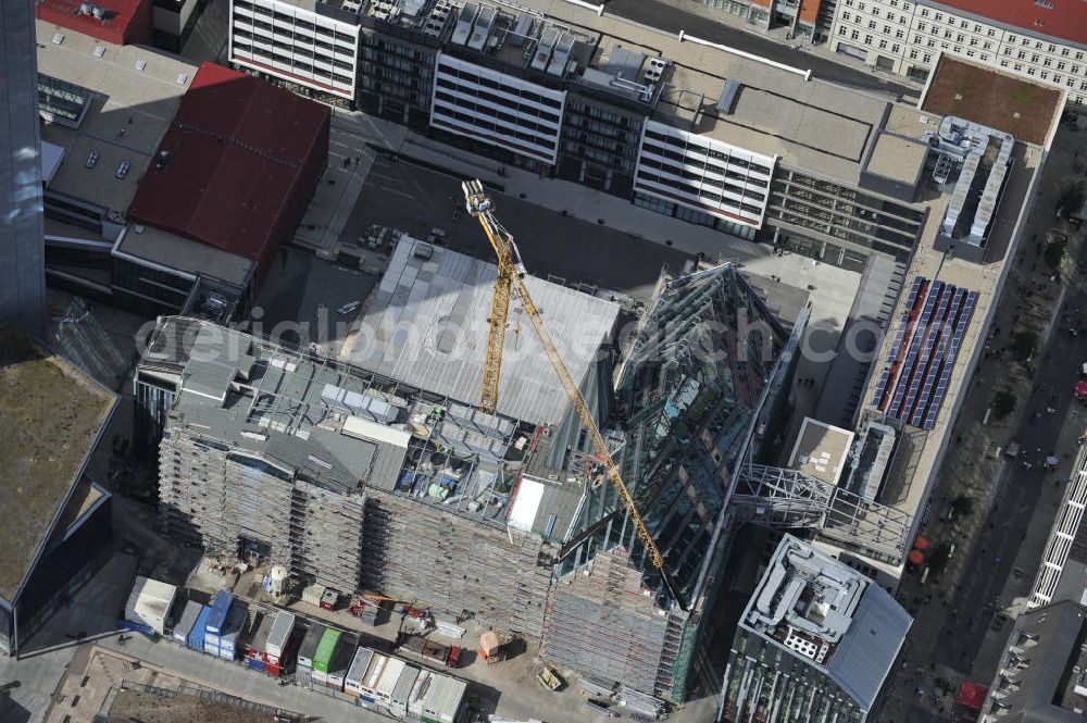 Aerial image LEIPZIG - Neubau des Hauptgebäudes der UNI Leipzig, 4.BA am Hochhaus des MDR am Augustusplatz in 04275 Leipzig. Es entsteht ein Neubau der Aula als multifunktionales und repräsentatives Herzstück im entstehnden Campus der Universität Leipzig am Augustusplatz. Construction of the main building of the University of Leipzig.