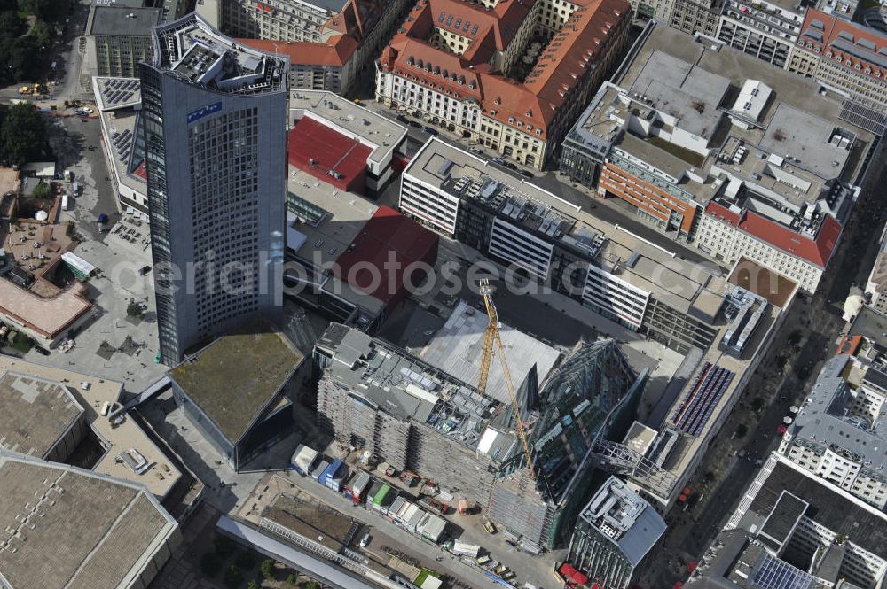 LEIPZIG from above - Neubau des Hauptgebäudes der UNI Leipzig, 4.BA am Hochhaus des MDR am Augustusplatz in 04275 Leipzig. Es entsteht ein Neubau der Aula als multifunktionales und repräsentatives Herzstück im entstehnden Campus der Universität Leipzig am Augustusplatz. Construction of the main building of the University of Leipzig.