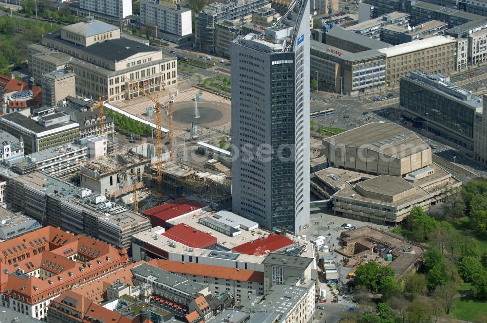 LEIPZIG from the bird's eye view: Neubau des Hauptgebäudes der UNI Leipzig, 4.BA am Hochhaus des MDR am Augustusplatz in 04275 Leipzig. Es entsteht ein Neubau der Aula als multifunktionales und repräsentatives Herzstück im entstehnden Campus der Universität Leipzig am Augustusplatz durch ein 8-geschossiges Gebäude mit einer Grundfläche von ca. 4.300m². BATEG Ingenieurbau