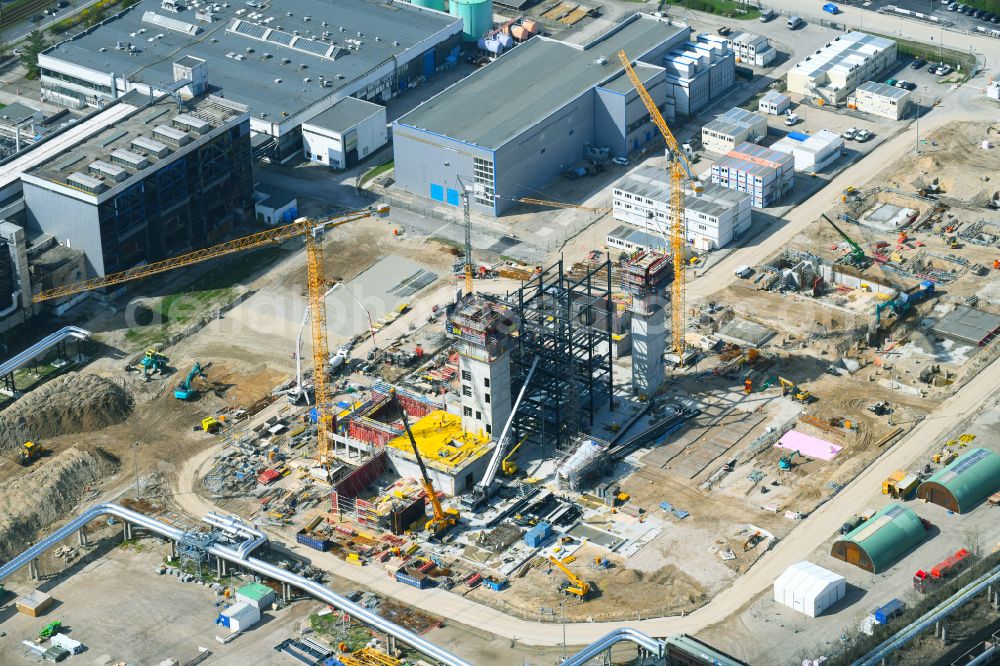 Aerial photograph Berlin - Power plants and exhaust towers of thermal power station - Kraft-Waerme-Kopplungsanlage on Rhinstrasse in the district Marzahn in Berlin, Germany