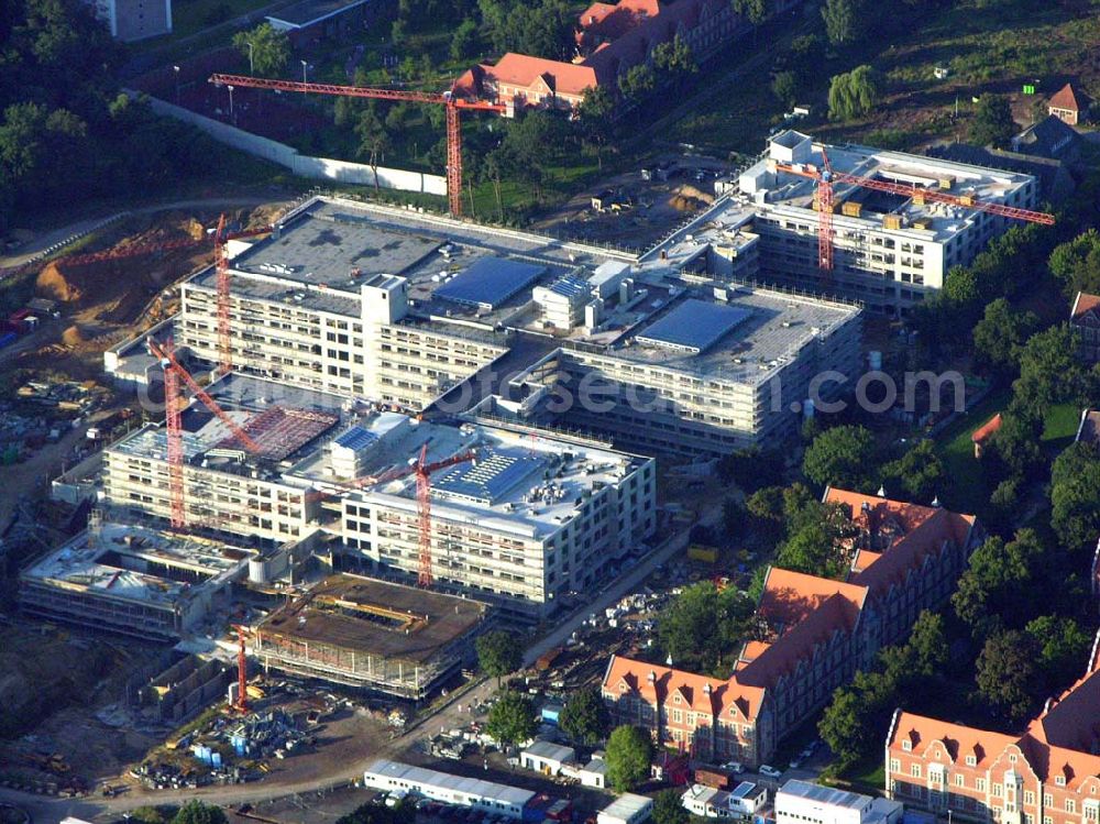 Berlin (Buch) from above - Blick auf den Neubau des HELIOS Klinikum in Berlin-Buch. HELIOS Klinikum Berlin-Buch,Wiltbergstraße 50,13125 Berlin Telefon: (0 30) 94 01-0 Email: postmaster@berlin.helios-kliniken.de Verwaltungsleiter: Jörg ReschkeEmail: jreschke@berlin.helios-kliniken.de