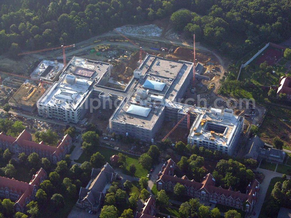 Berlin (Buch) from the bird's eye view: Blick auf den Neubau des HELIOS Klinikum in Berlin-Buch. HELIOS Klinikum Berlin-Buch,Wiltbergstraße 50,13125 Berlin Telefon: (0 30) 94 01-0 Email: postmaster@berlin.helios-kliniken.de Verwaltungsleiter: Jörg ReschkeEmail: jreschke@berlin.helios-kliniken.de