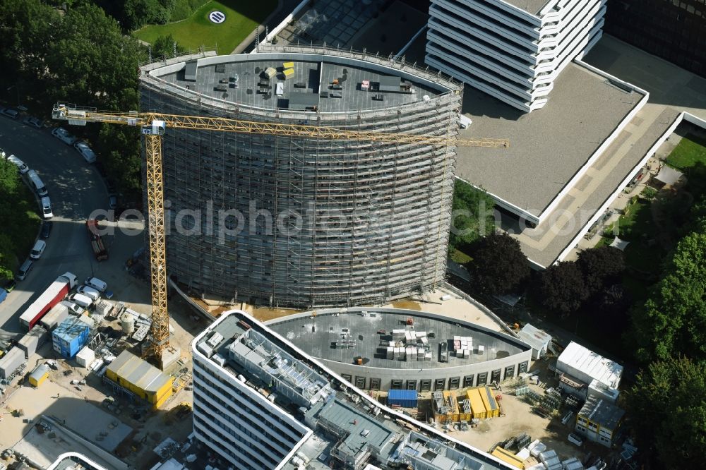 Aerial photograph Hamburg - Construction site of the hotel tower Holiday Inn in the business quarter City Nord in Hamburg