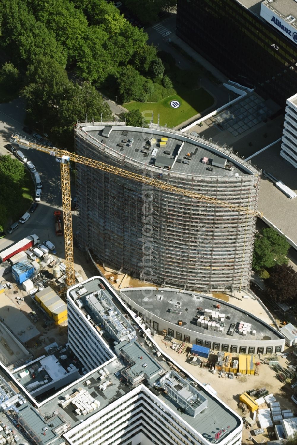 Aerial image Hamburg - Construction site of the hotel tower Holiday Inn in the business quarter City Nord in Hamburg