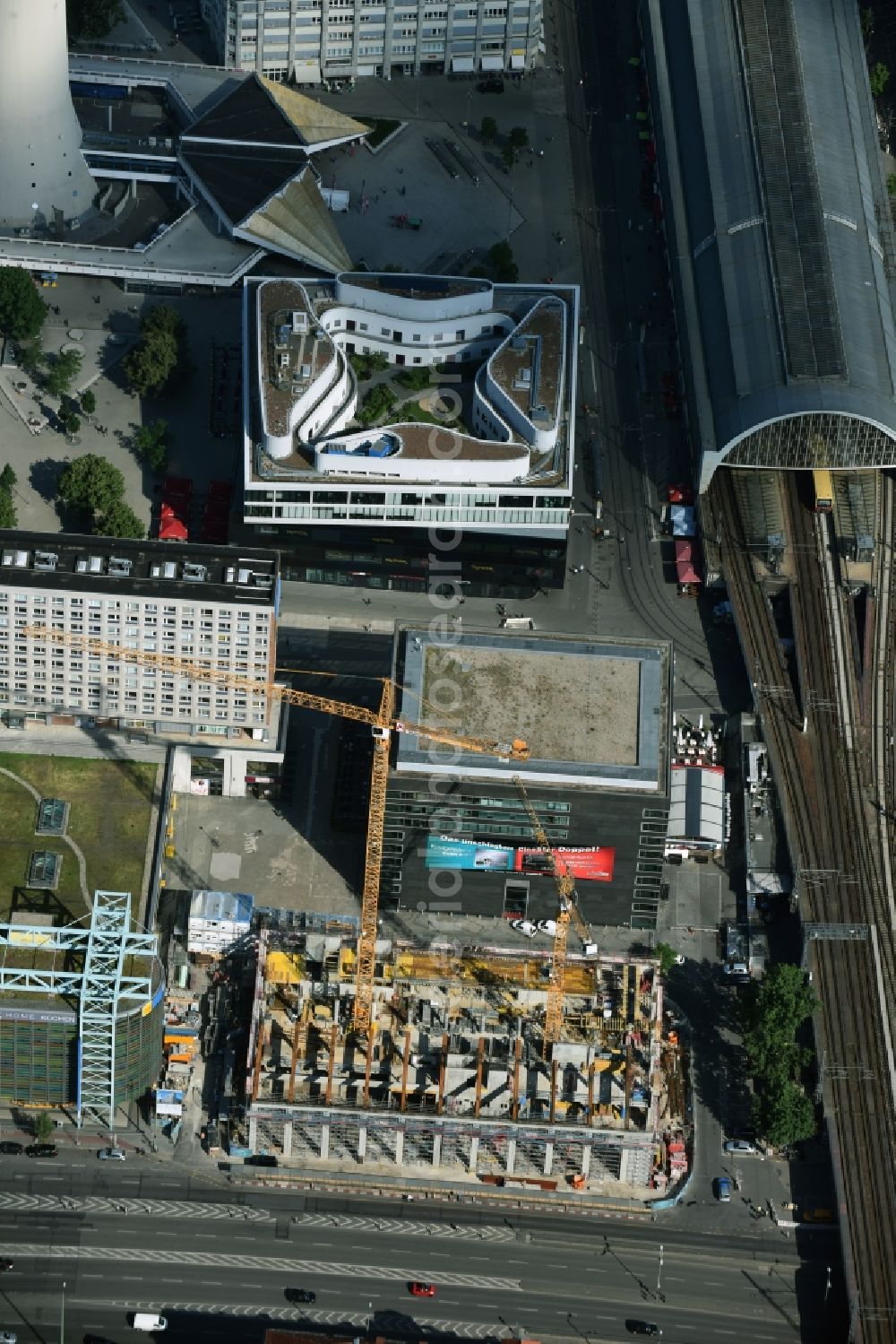 Aerial image Berlin - New construction high-rise construction site the hotel complex Motel-One-Hotel on Grunerstrasse - Rathausstrasse in the district Mitte in Berlin, Germany