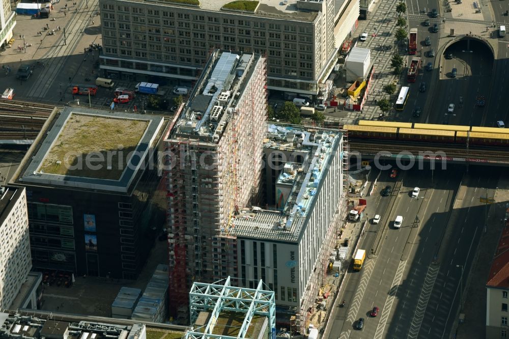 Berlin from the bird's eye view: New construction high-rise construction site the hotel complex Motel-One-Hotel on Grunerstrasse - Rathausstrasse in the district Mitte in Berlin, Germany