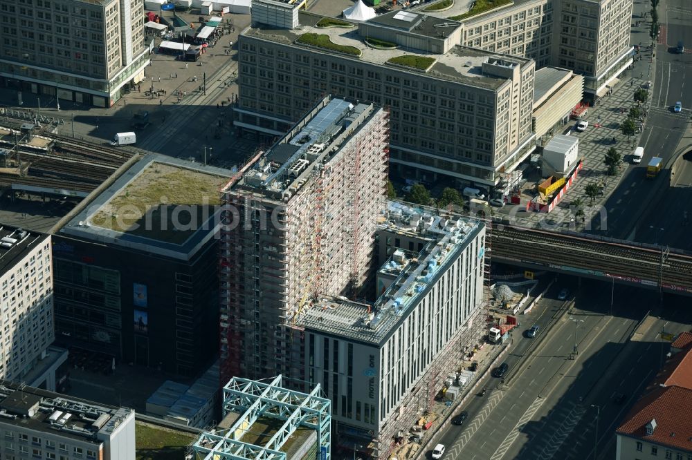 Berlin from the bird's eye view: New construction high-rise construction site the hotel complex Motel-One-Hotel on Grunerstrasse - Rathausstrasse in the district Mitte in Berlin, Germany