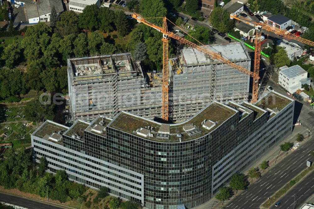 Aerial image Berlin - New construction high-rise construction site the hotel complex on Werdauer Weg in the district Schoeneberg in Berlin, Germany