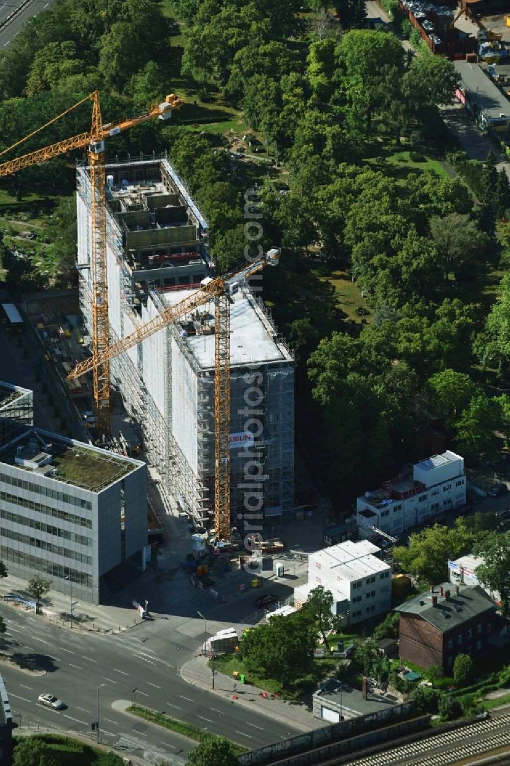 Berlin from the bird's eye view: New construction high-rise construction site the hotel complex on Werdauer Weg in the district Schoeneberg in Berlin, Germany