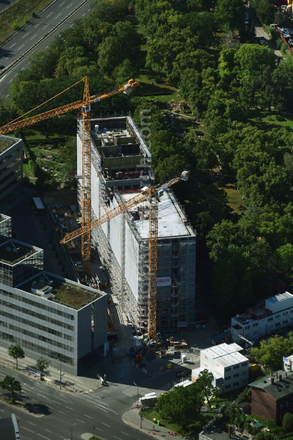 Aerial image Berlin - New construction high-rise construction site the hotel complex on Werdauer Weg in the district Schoeneberg in Berlin, Germany