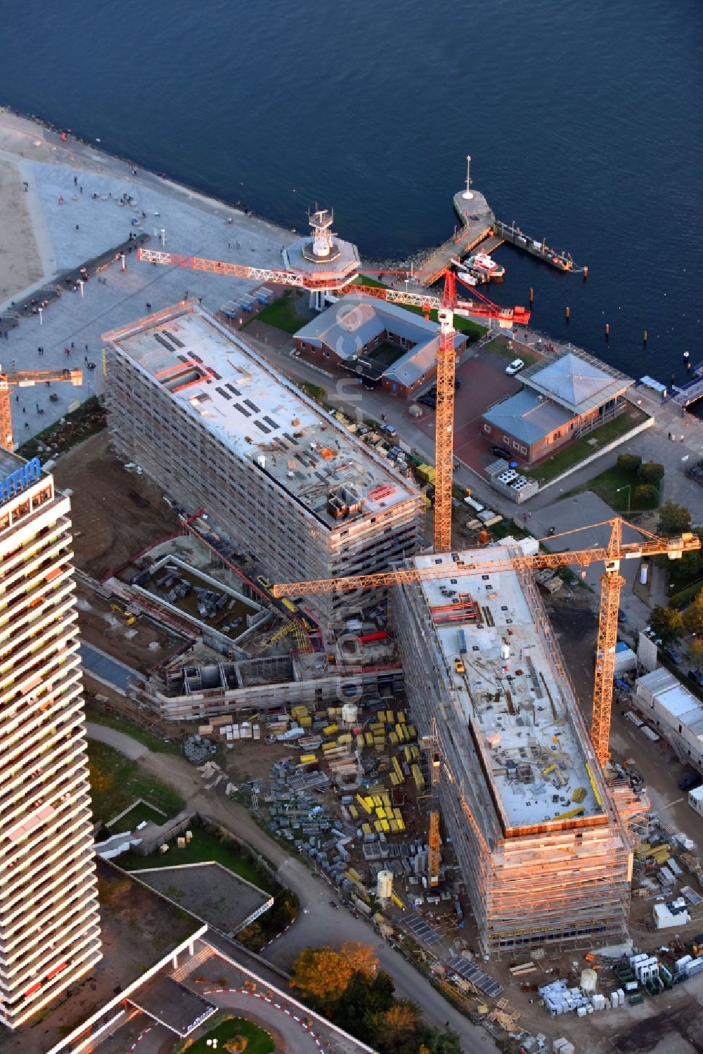 Lübeck from the bird's eye view: New construction high-rise construction site the hotel complex a-ja Resort Travemuende in the district Travemuende in Luebeck in the state Schleswig-Holstein, Germany