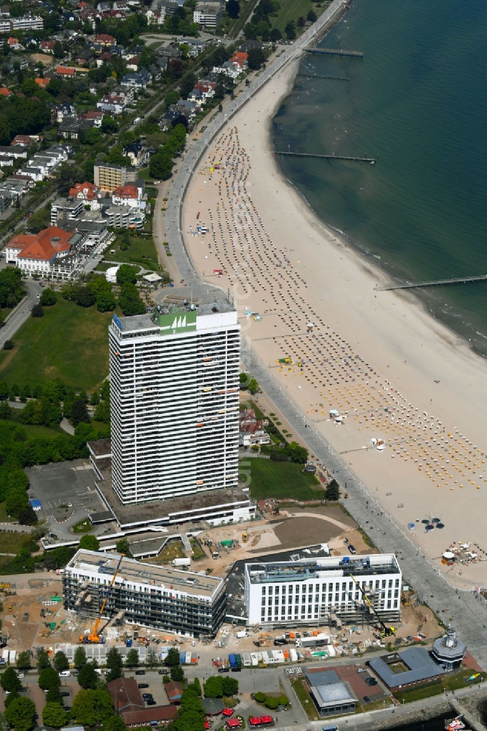 Aerial image Travemünde - New construction high-rise construction site the hotel complex a-ja Resort Travemuende in Travemuende in the state Schleswig-Holstein, Germany