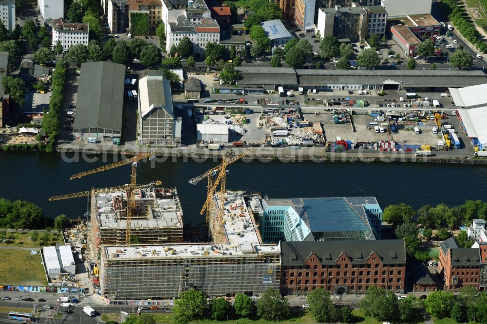 Berlin from above - New construction high-rise construction site the hotel complex der JUWI 3 Immobilien GmbH and Schrobsdorff Bau AG on Stralauer Platz destrict Friedrichshain in Berlin