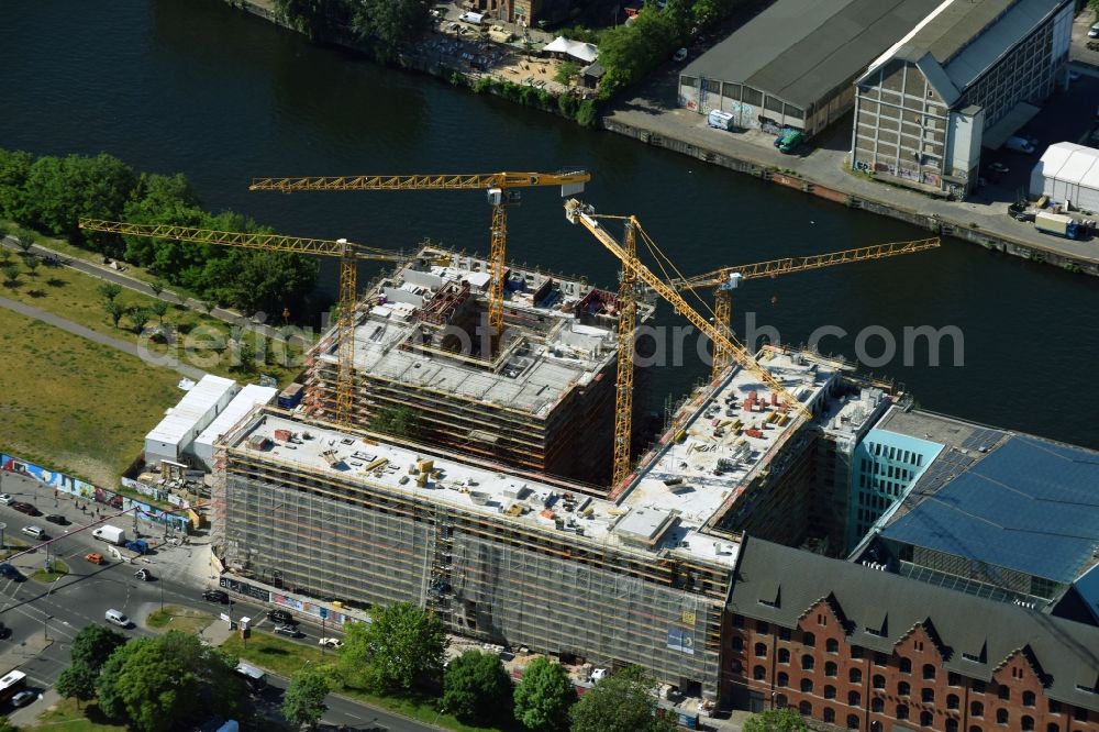 Aerial image Berlin - New construction high-rise construction site the hotel complex der JUWI 3 Immobilien GmbH and Schrobsdorff Bau AG on Stralauer Platz destrict Friedrichshain in Berlin