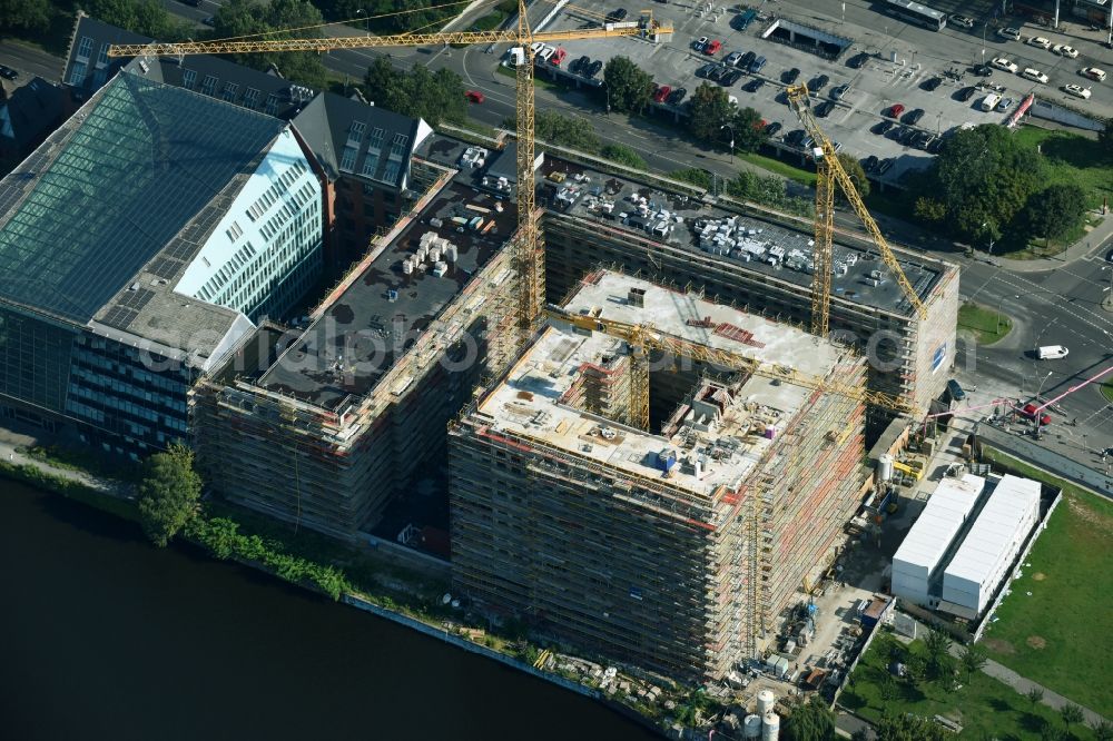 Aerial image Berlin - New construction high-rise construction site the hotel complex der JUWI 3 Immobilien GmbH and Schrobsdorff Bau AG on Stralauer Platz destrict Friedrichshain in Berlin