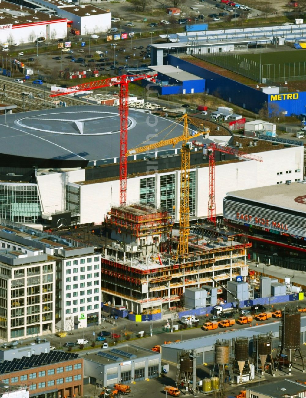 Berlin from above - New construction high-rise construction site the hotel complex Stream Tower in the district Friedrichshain in Berlin, Germany