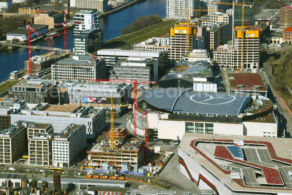 Aerial photograph Berlin - New construction high-rise construction site the hotel complex Stream Tower in the district Friedrichshain in Berlin, Germany